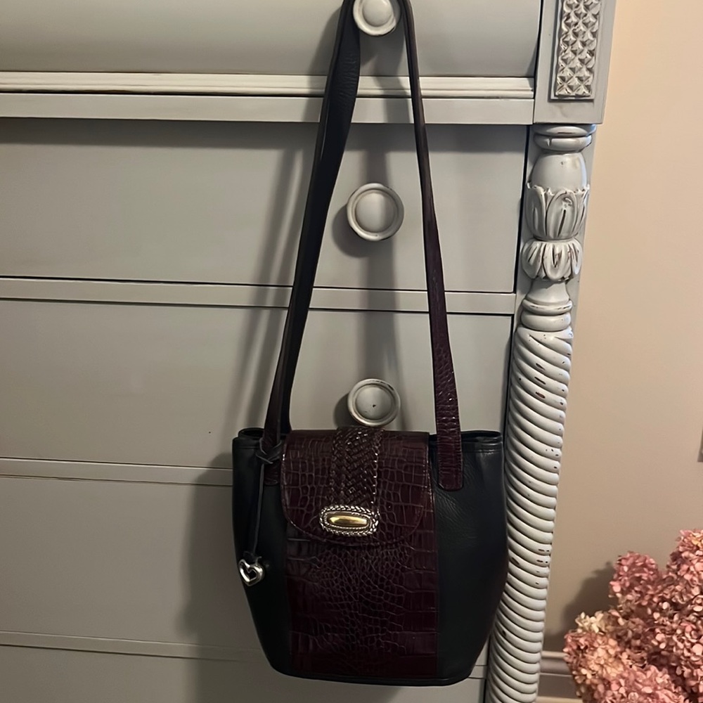 Brighton Bucket Bag. 2 straps.